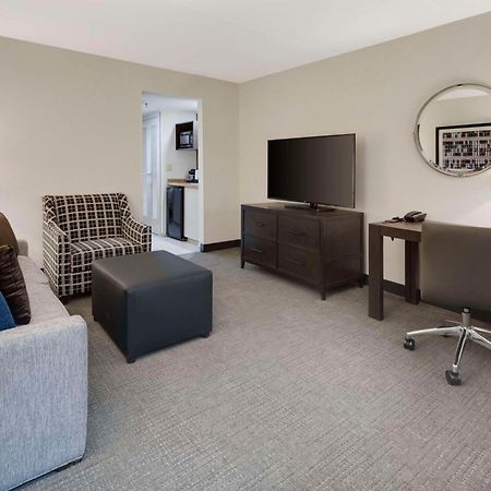 Embassy Suites By Hilton Detroit Troy Auburn Hills Екстериор снимка