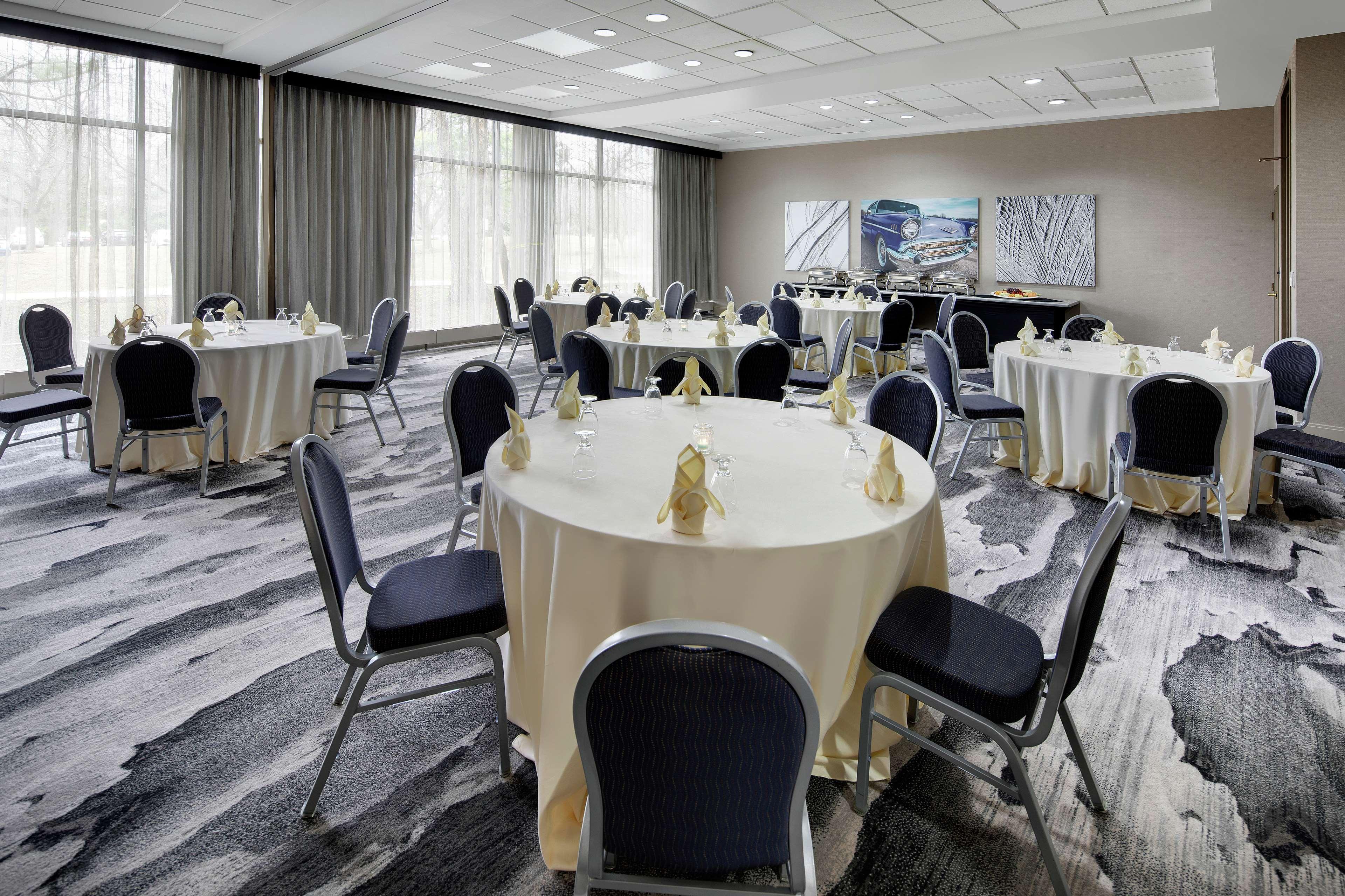 Embassy Suites By Hilton Detroit Troy Auburn Hills Екстериор снимка