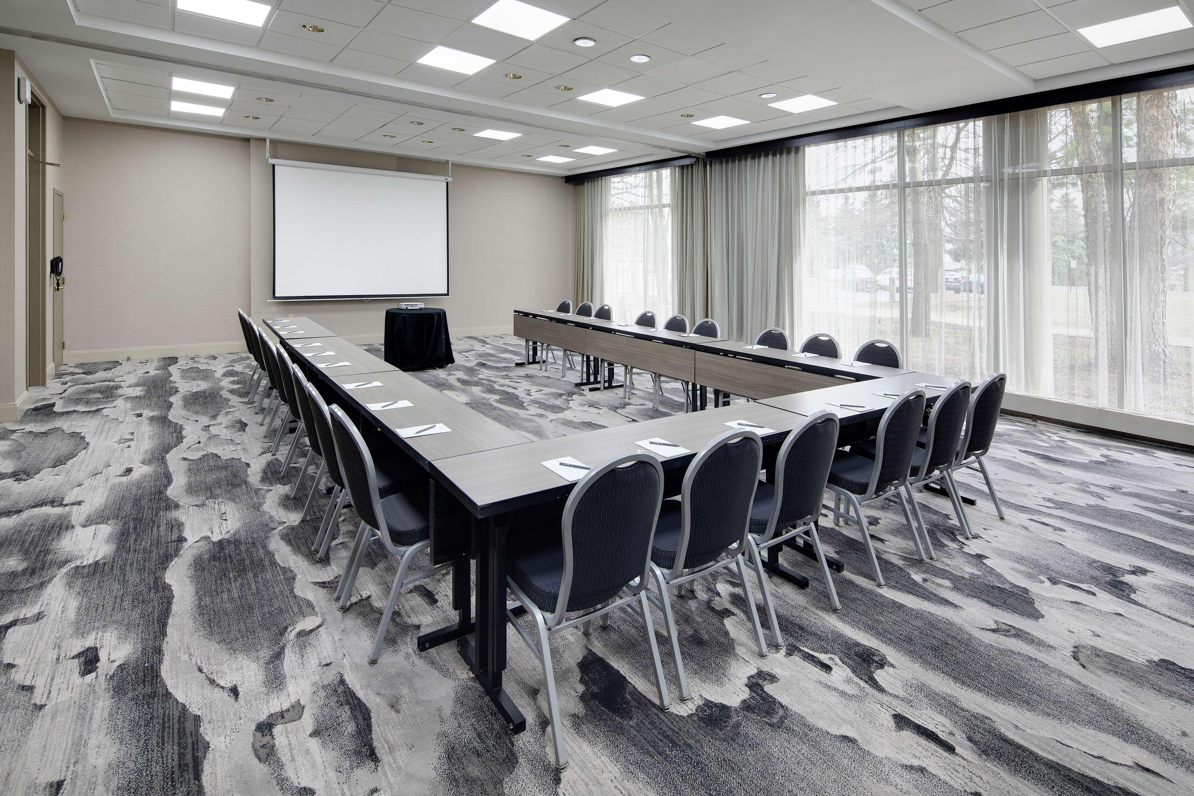 Embassy Suites By Hilton Detroit Troy Auburn Hills Екстериор снимка