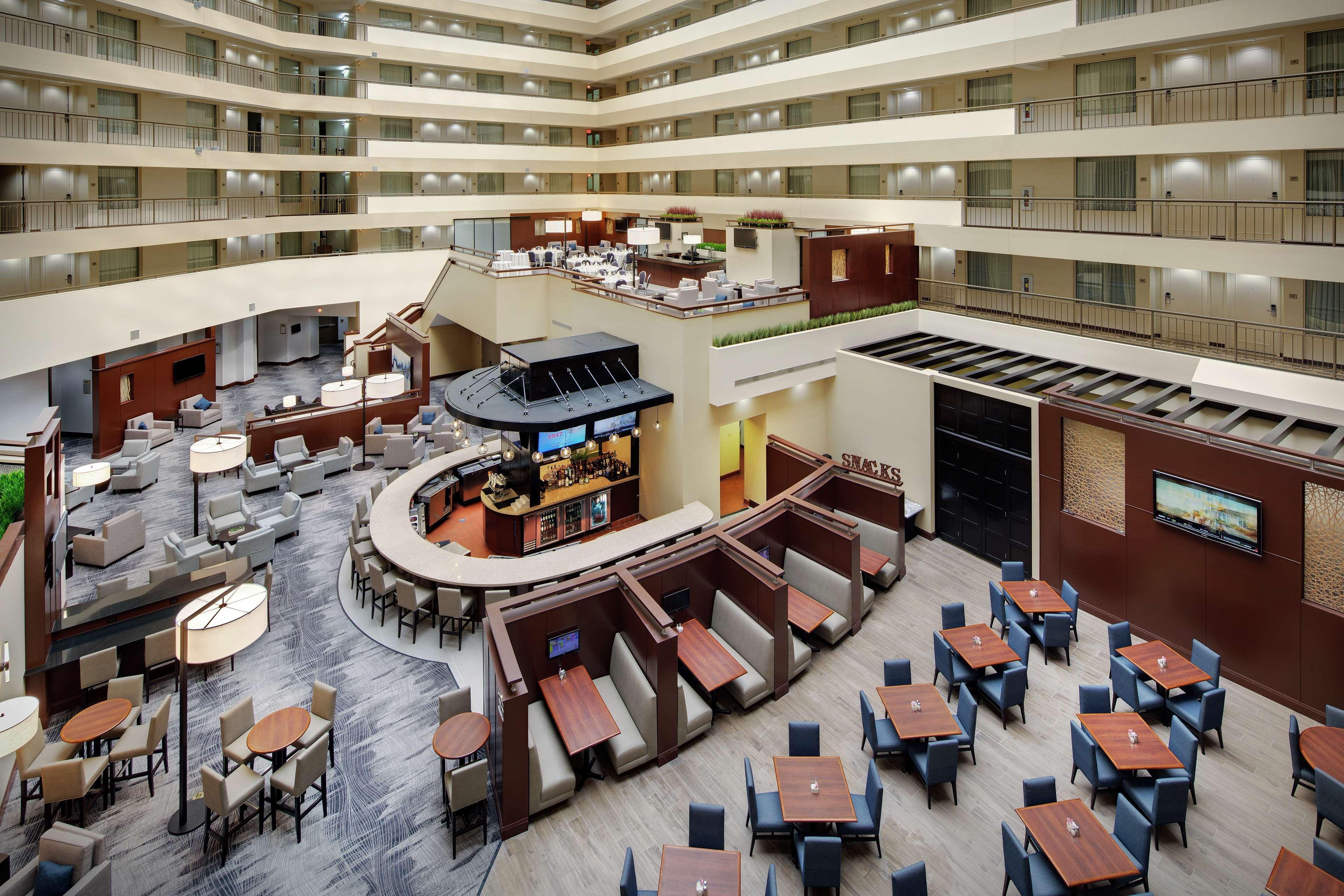 Embassy Suites By Hilton Detroit Troy Auburn Hills Екстериор снимка