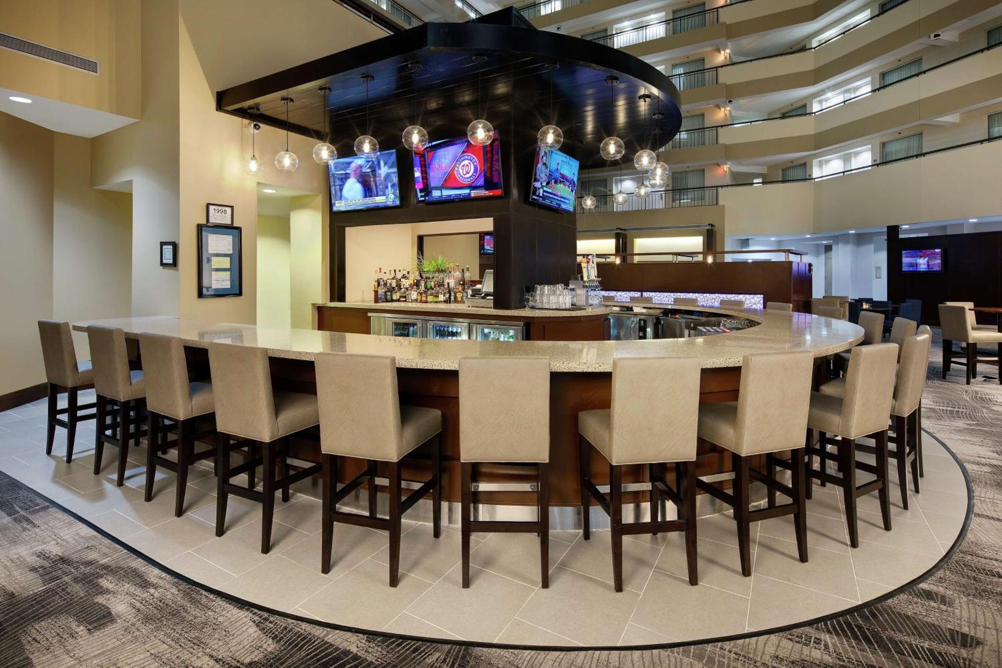 Embassy Suites By Hilton Detroit Troy Auburn Hills Екстериор снимка