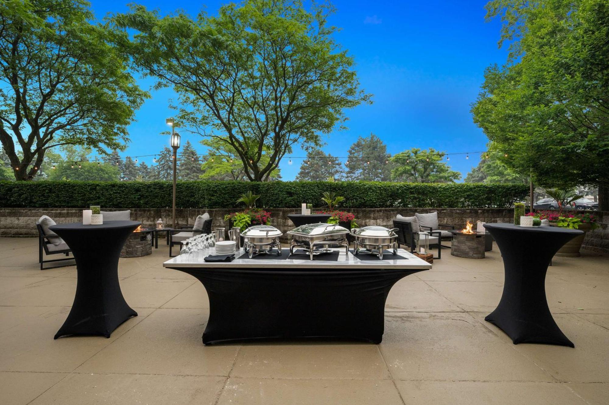 Embassy Suites By Hilton Detroit Troy Auburn Hills Екстериор снимка