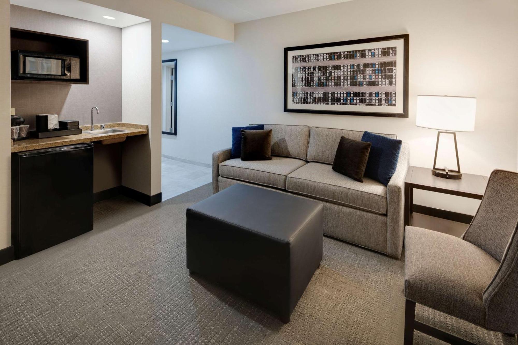 Embassy Suites By Hilton Detroit Troy Auburn Hills Екстериор снимка