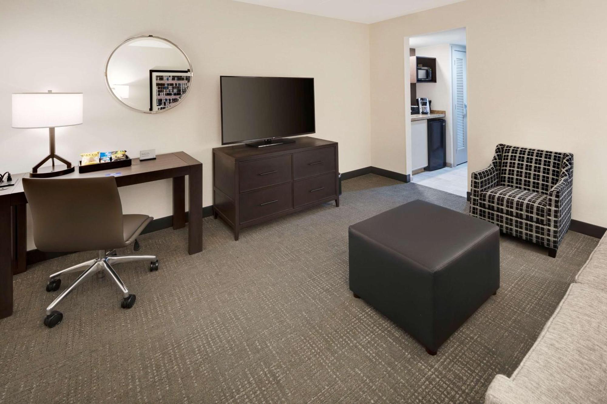 Embassy Suites By Hilton Detroit Troy Auburn Hills Екстериор снимка