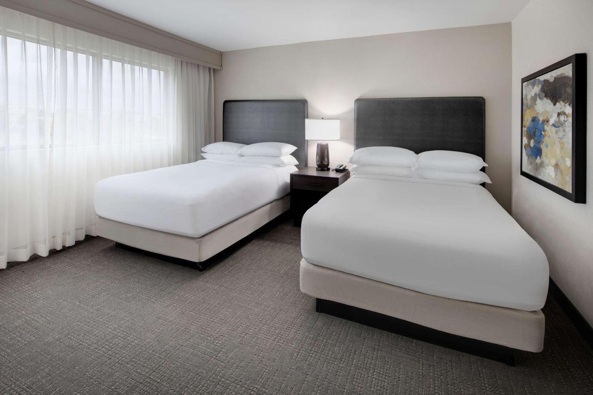 Embassy Suites By Hilton Detroit Troy Auburn Hills Екстериор снимка