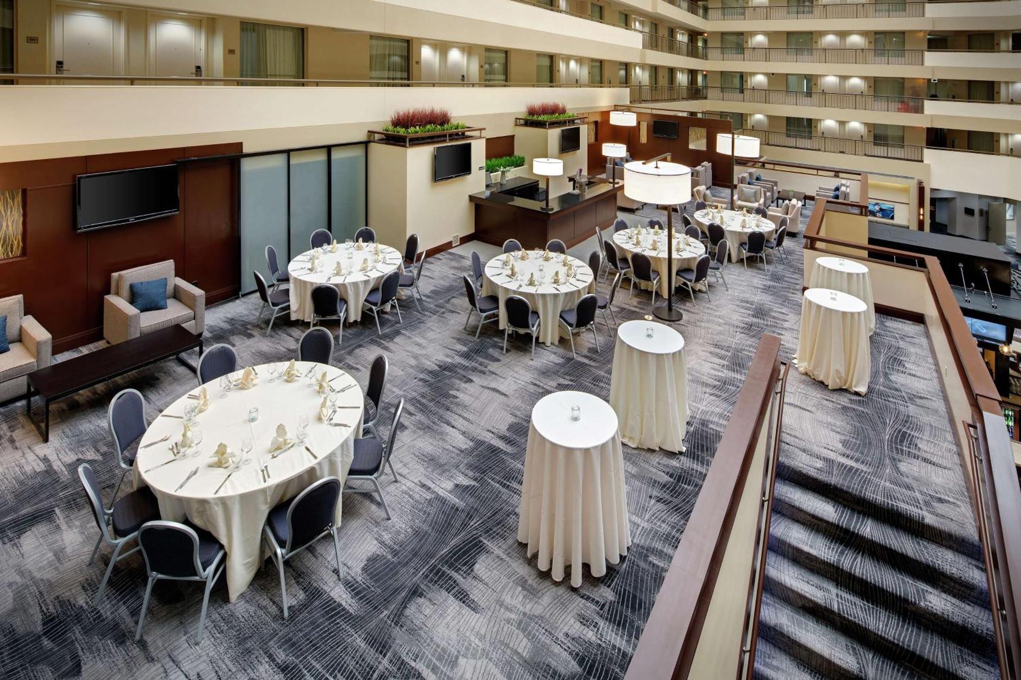 Embassy Suites By Hilton Detroit Troy Auburn Hills Екстериор снимка
