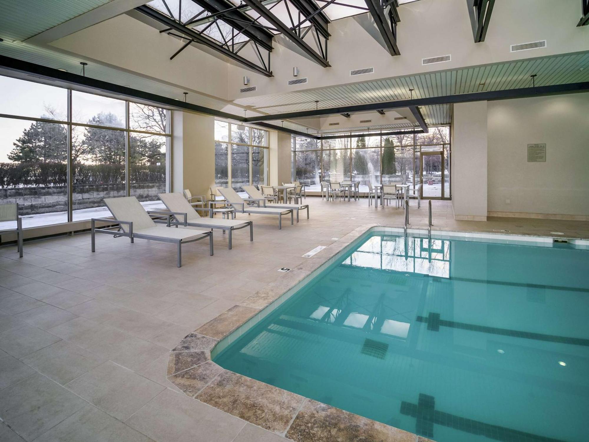 Embassy Suites By Hilton Detroit Troy Auburn Hills Екстериор снимка